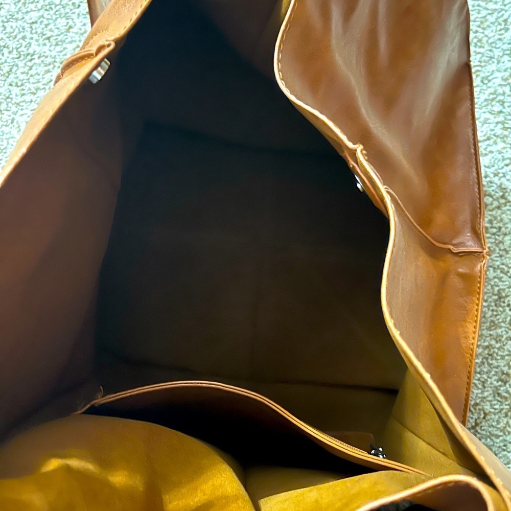 Hobo Leather Tote Bag - Oversized - Picture 7 of 10